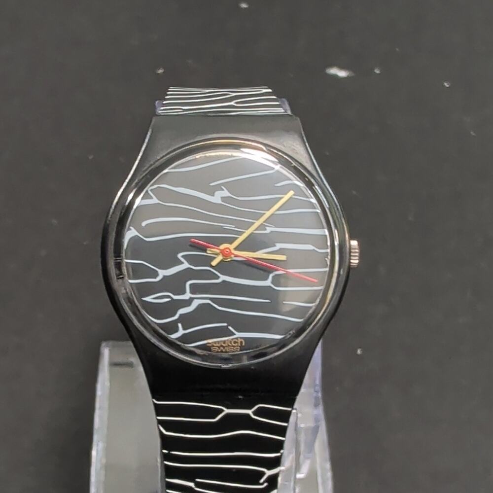 Vintage Swatch GB-119 Swiss Made 34mm Case 7.5" Wrist (E7) Men/Women/Unisex